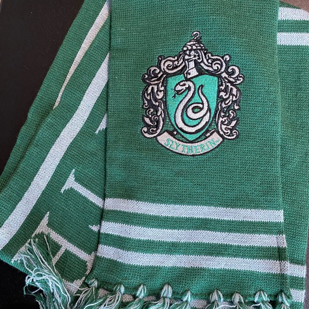 ☆*:.｡.Official Harry Potter Wizarding World Slytherin Scarf.｡.:*☆